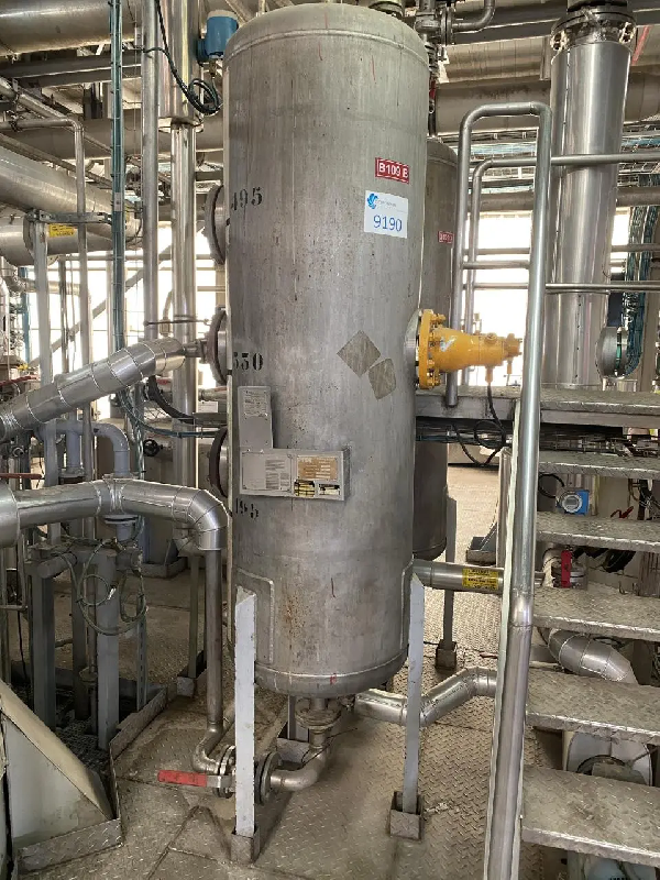 Reservoir aguilar d'occasion et chambres en inox 650 litres - référence : c9190_0