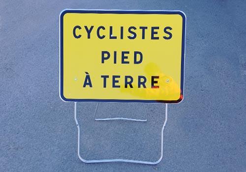 Cycliste pied à terre - Classe 1 visible à 80 m - Acier Galvanisé_0