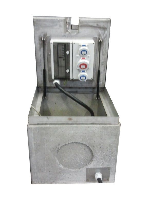 Vm02 5050 - borne de distribution d'energie - aloes red - 5 prises 63a avec protection_1