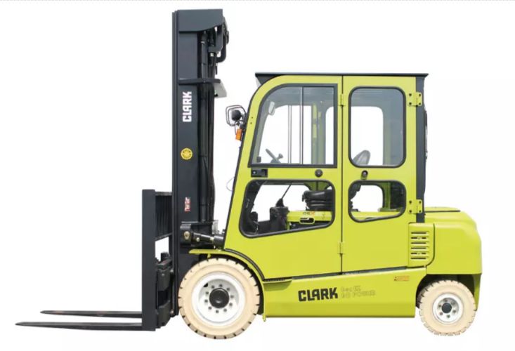 Chariots élévateurs électriques à quatre roues GEX40-50 - Clark - 4000 à 4990 kg - Puissants et ergonomiques_0