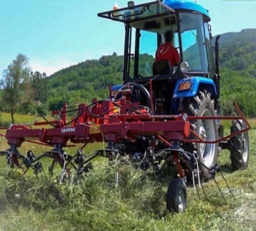 Faneur conçue pour l'épandage et le retournement de la masse d'herbe tondue - fpm 8 toupies_0