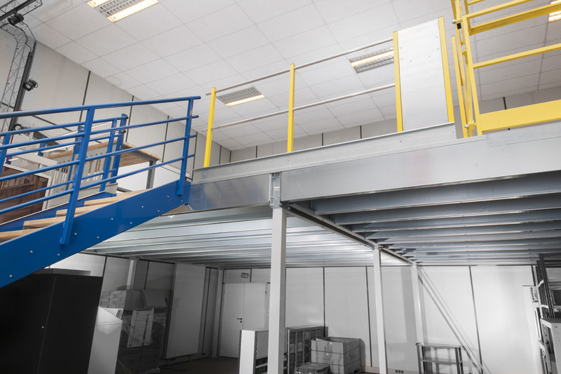 Plateforme de stockage Neoplan - Mezzanine industrielle standardisée avec charge jusqu'à 600 kg/m² et portée de 7,2 m_0