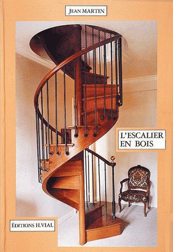 ESCALIER EN BOIS