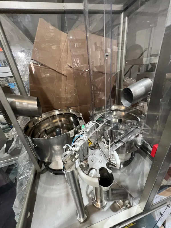 Assembleur de bouchons en acier inoxydable d'occasion_0