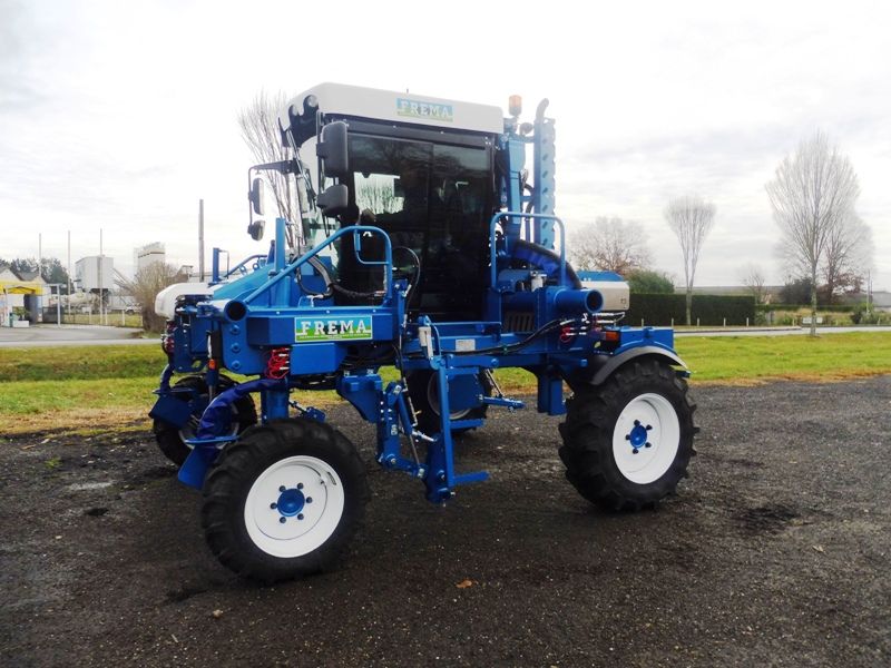 Jupiter TS - Tracteur enjambeur FREMA - Moteur DEUTZ TCD 3.6 120CV - Transmission hydrostatique 4 roues motrices_0