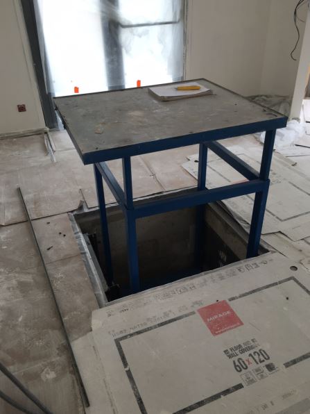 Monte charge non accompagné pouvant élever jusqu'à 9 000 kgs - DHS 0-9000 Kg_1