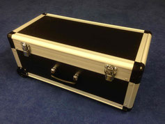 Fabrication de valise sur mesure - profils aluminium anodisés et panneaux polypropylène alvéolaire_0