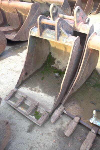 Godet daewoo 0m60 solar 75 + axes_0