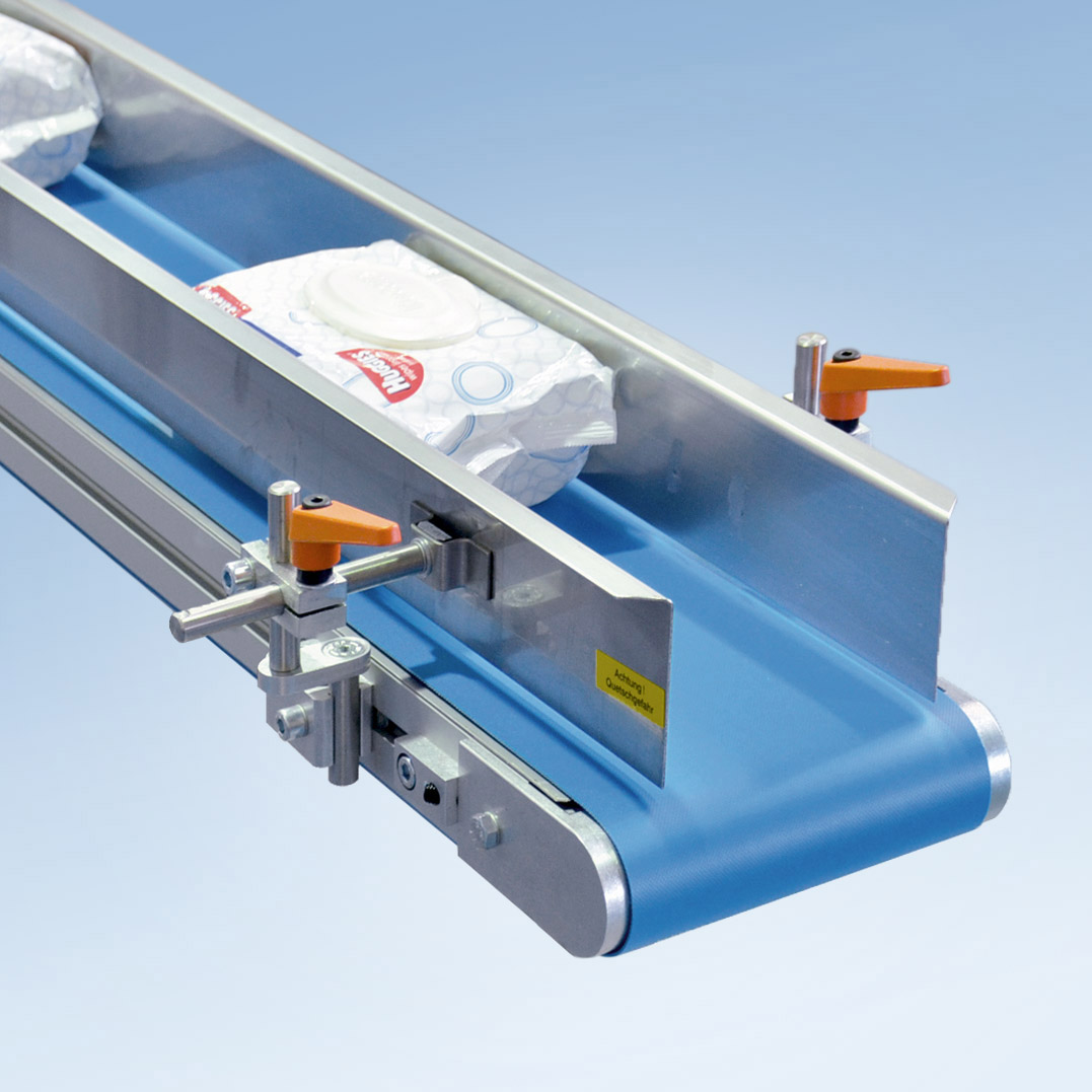 Convoyeur à bande robuste et polyvalent pour produits légers et moyennement lourds - GUF-P 2000 - MK Technology Group - personnalisable, robuste et flexible_0