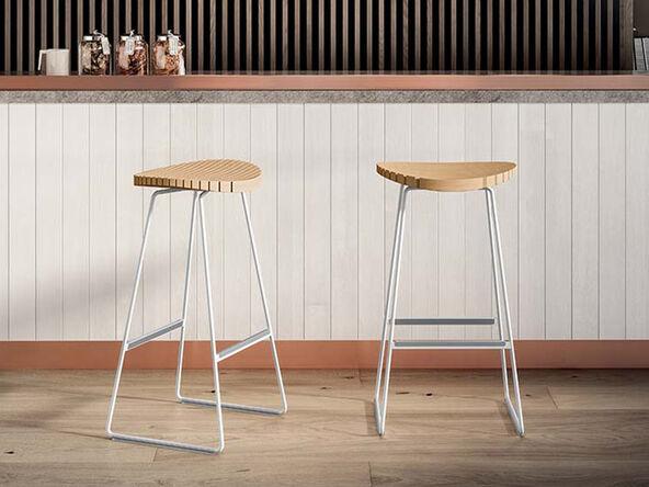 Tabouret de bureau haut Kent Etner - assise en bois massif avec repose-pieds - Hauteur 60 cm ou 75 cm_0