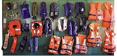 Gilet de sauvetage gonflable - flottabilité 50 à 275 Newton - normes SOLAS et EN 393/395/396/399_0