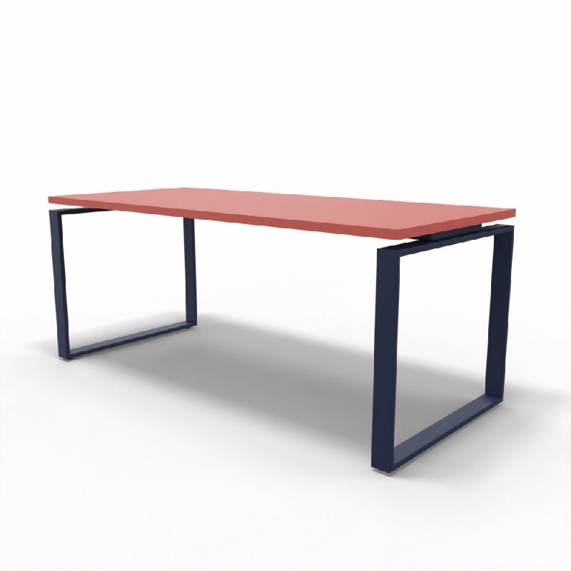 Bureau droit Batisse - plateau mélamine 30 mm, pieds métal réglables_0