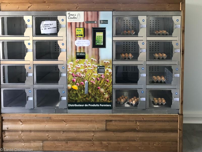 Distributeur automatique à casiers pour oeufs_0