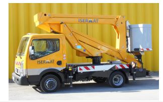 Camion nacelle articulée, hauteur de travail 20 m utilisé pour la  pose d'enseignes, élagage, pose de décorations de noël et autres - disponible en location_0