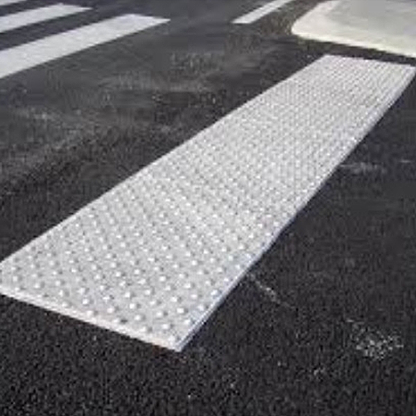 Dalle podotactile en polyuréthane 420x450 mm - usage extérieur - conforme norme NFP 98-351_0
