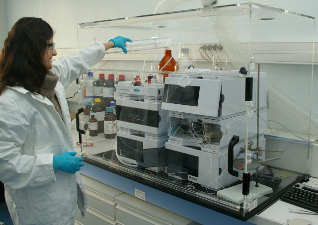 Hotte chimique hplc_0