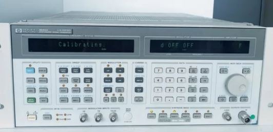 8644A - Générateur de signaux synthétisés Keysight Technologies (Agilent / HP) - 0,0252 à 1030 MHz_0