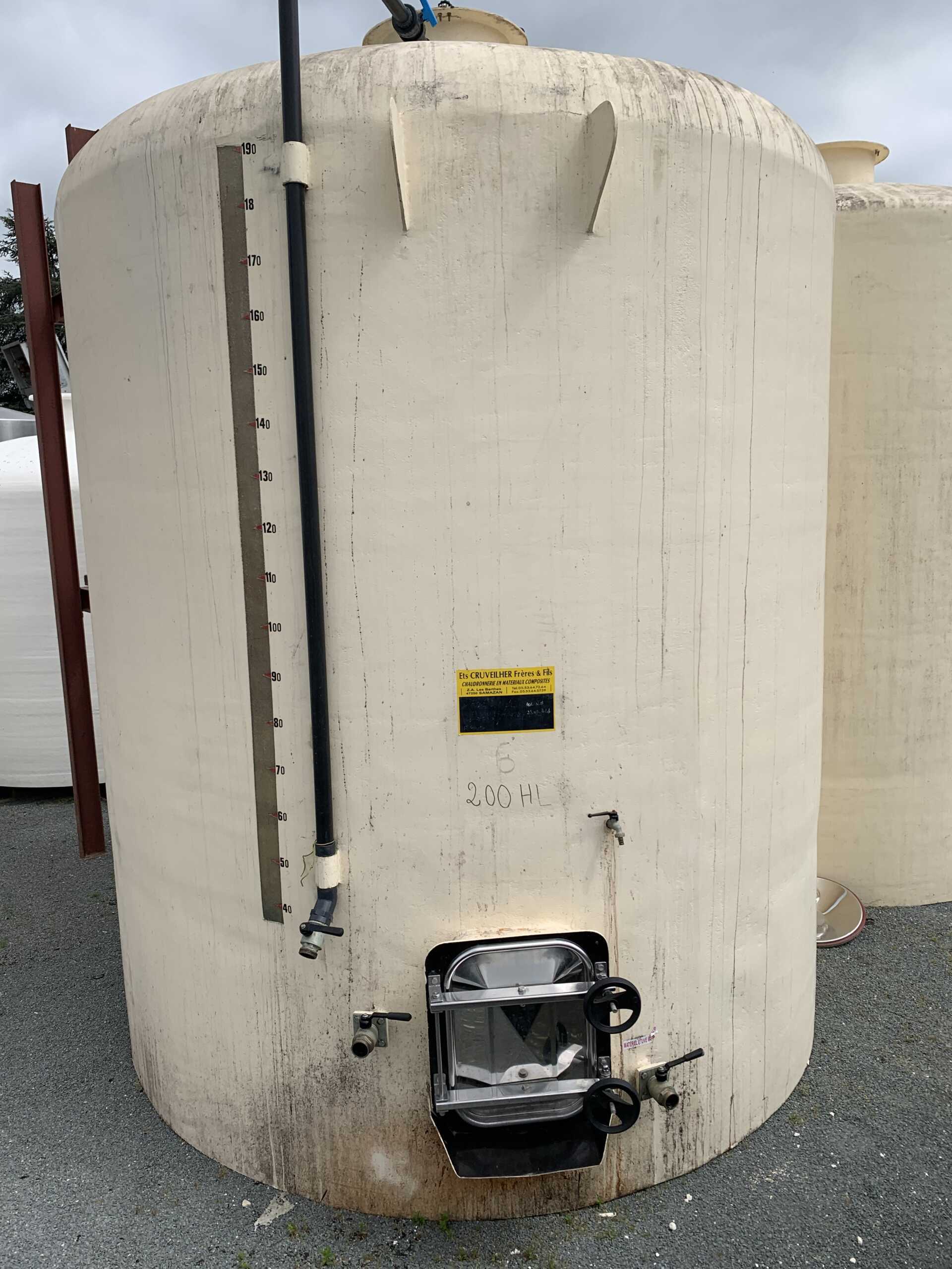 Cuve Cruveilher 200HL d'occasion - fond conique - Ø 3200 - hauteur 3200 - porte ovale - 2 vannes Ø 50_0