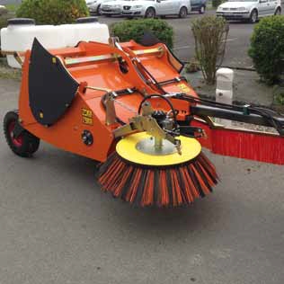 Balayeuse de désherbage de voirie - Modèle Easy Clean - Adaptable sur microtracteurs 20CV - Largeur de travail 1m10 à 1m40_0