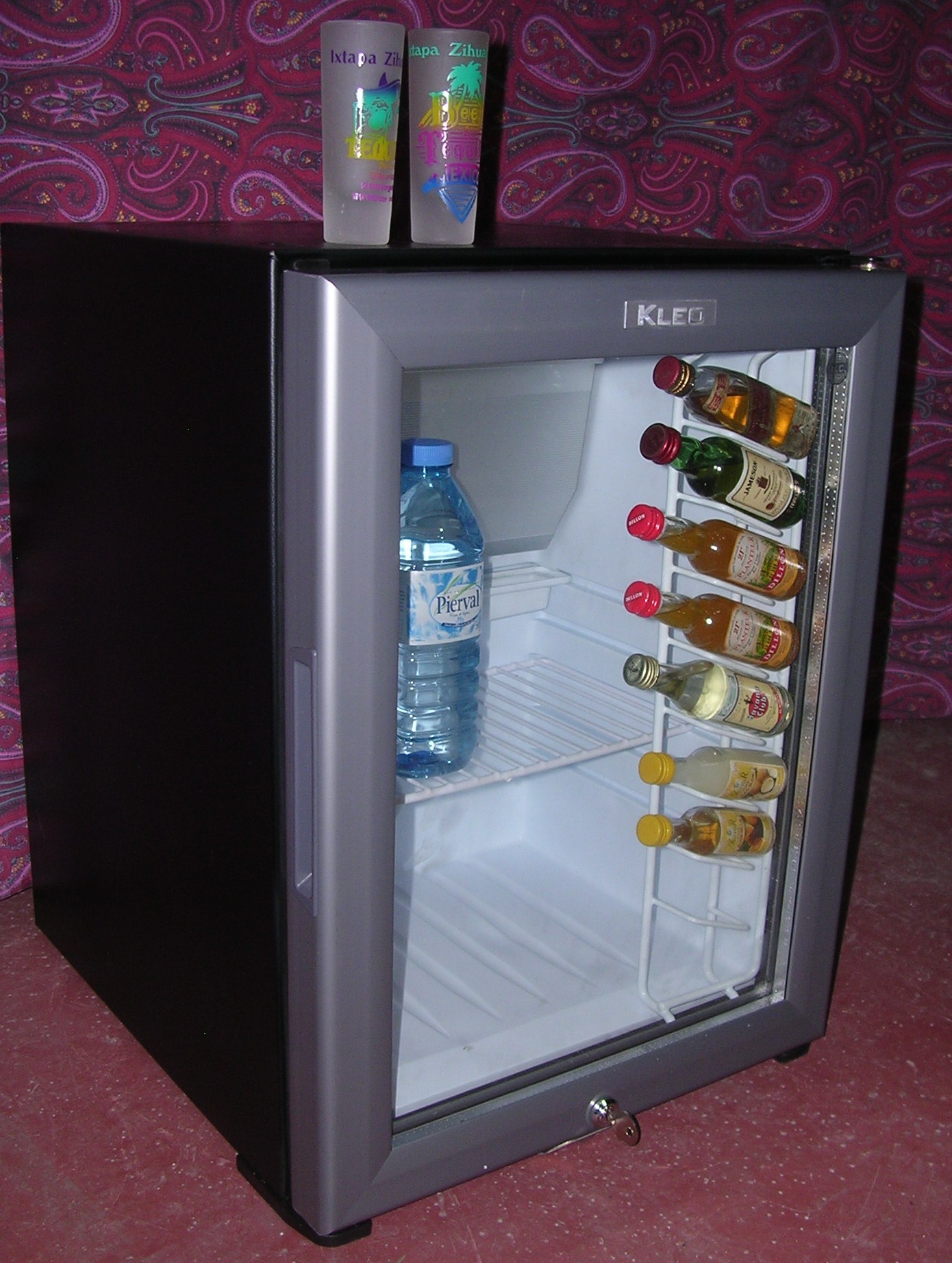 Réfrigérateur minibar 30 litres - porte verre double vitrage - Kleo KMB 35GBI - silencieux et dégivrage automatique_0