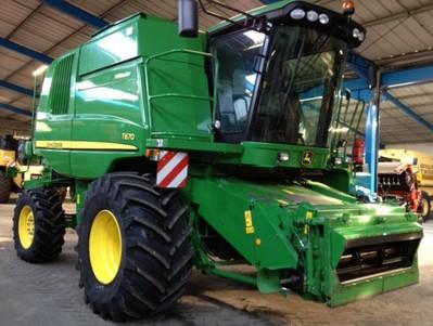 Moissonneuse batteuse John Deere T670 HM 4x4 - Occasion 2009 - Largeur de coupe 6.7m - Très bon état_0