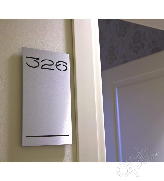 Plaque signalétique SAV - personnalisable avec finitions en acier, laiton ou verni_0