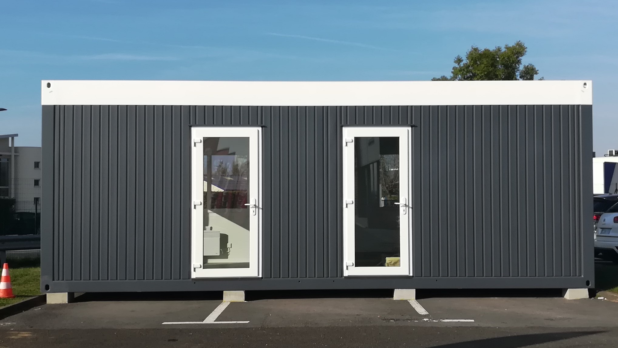Bureau modulaire pré-équipé : mode de chauffage, éclairage , isolation en laine de roche_0