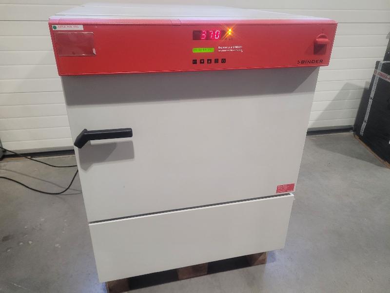 Incubateur / étuve réfrigéré BINDER KB-115 avec convection forcée 100°C_0