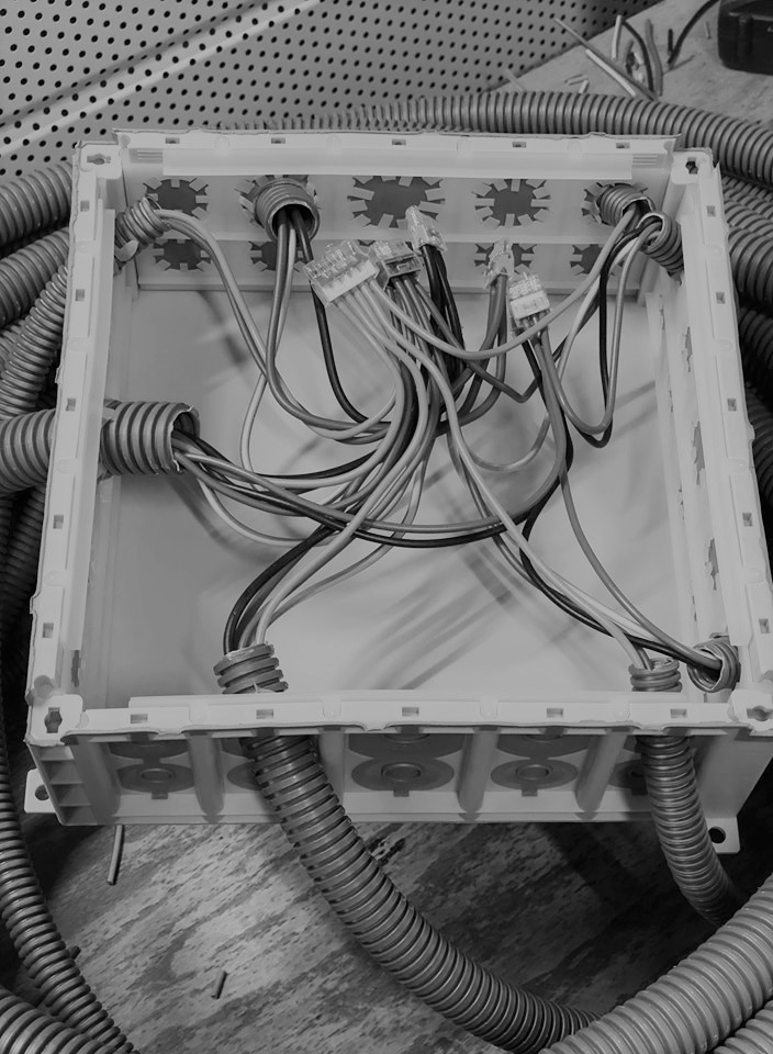 Pieuvre électrique en kit personnalisé et évolutif - SOCIETE NOUVELLE PREFA ELEC_0