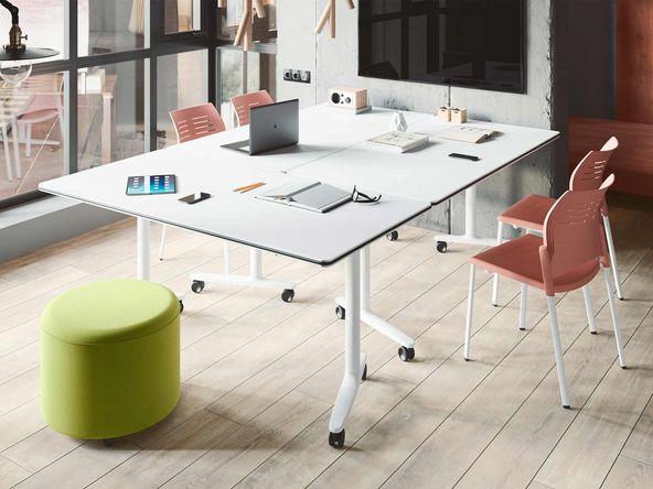 Table sur roulettes avec plateau rabattable_0
