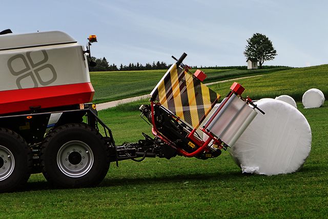 Impress 125 FC Pro - Presse à balles rondes Pottinger - Diamètre 1,3 m - Enrubannage immédiat_0
