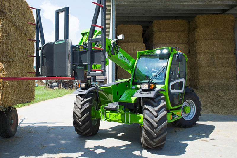 Chariot télescopique Merlo Turbofarmer 35.7 - 3 500 kg - Hauteur de levage 6,6 m - 40 km/h_0
