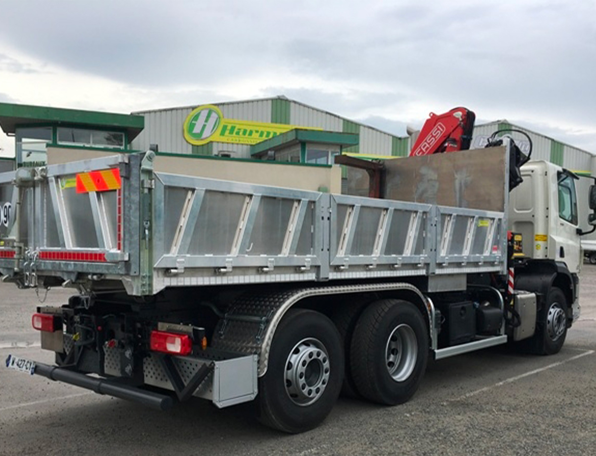 Benne TP en aluminium avec grue Fassi F140_0