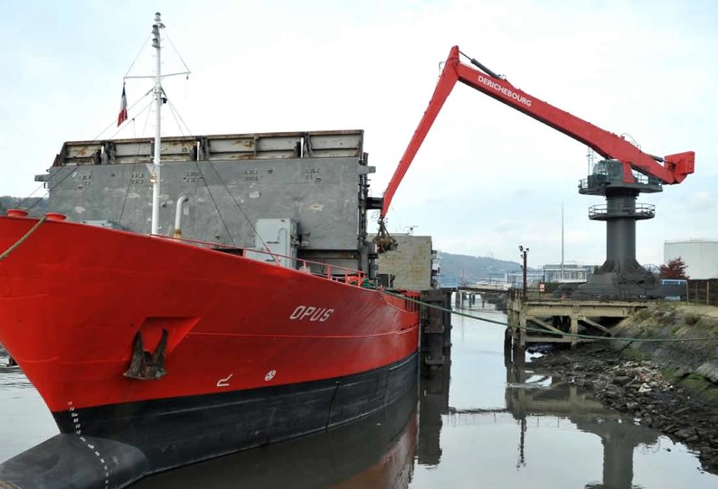 Grues portuaires - capacité de levage allant jusqu?À 40 tonnes_0