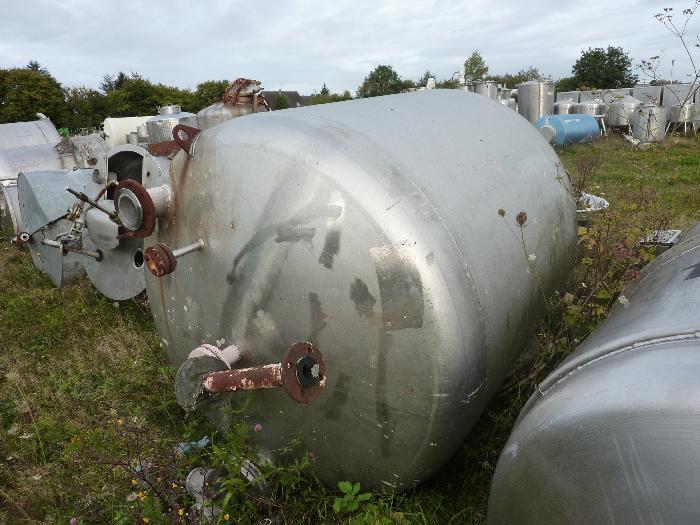 Cuve inox simple enveloppe 2500 litres - modèle d'occasion avec fond bombé et anneaux de levage_0