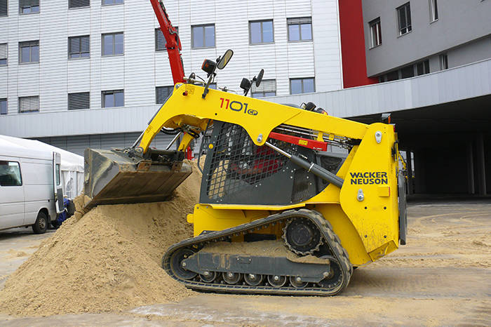 Chargeurs compacts sur chenilles - Mini-chargeuses (moins de 10 tonnes)_0