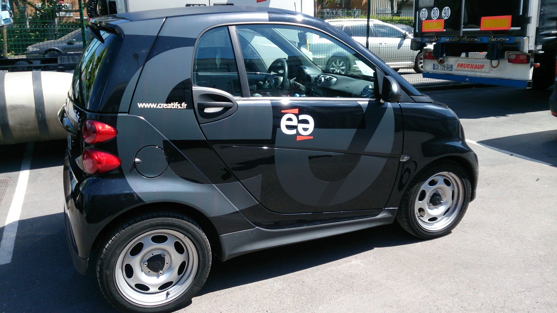 Habillage complet de véhicules avec adhésif conformable