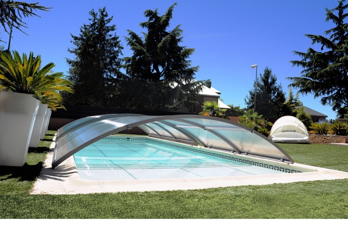 Abri piscine bas amovible et manuel - Modulable, coulissant, ultra bas et adaptable tout terrain_0