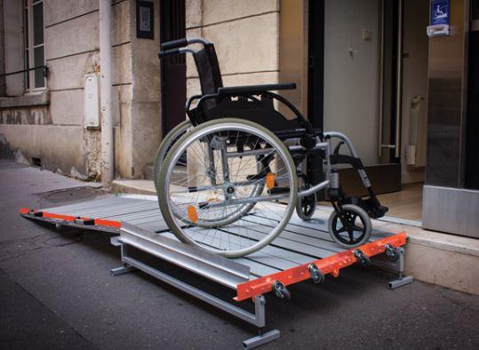 Plateforme pliante en aluminium MEDLIS - pieds réglables, surface antidérapante, capacité 300 kg_0