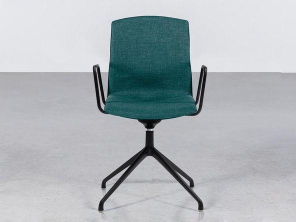 Lot de 2 sièges de réunion Kabi Swivel avec piètement pyramidal et coque tapissée_0