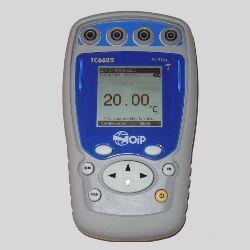 Thermomètre digital / calibrateur - AOIP - haute précision, écran large, gaine de protection_0