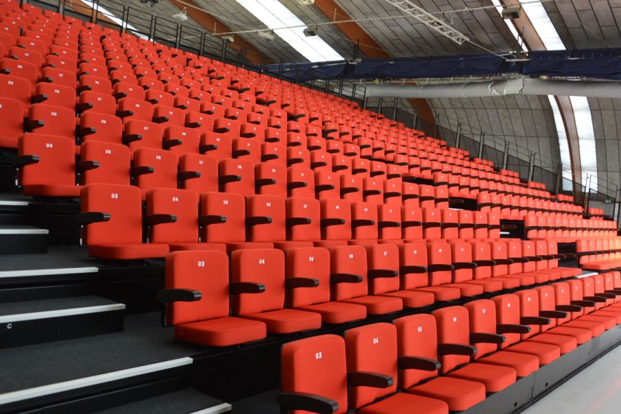 Tribune télescopique  pour des manifestations culturelles_0