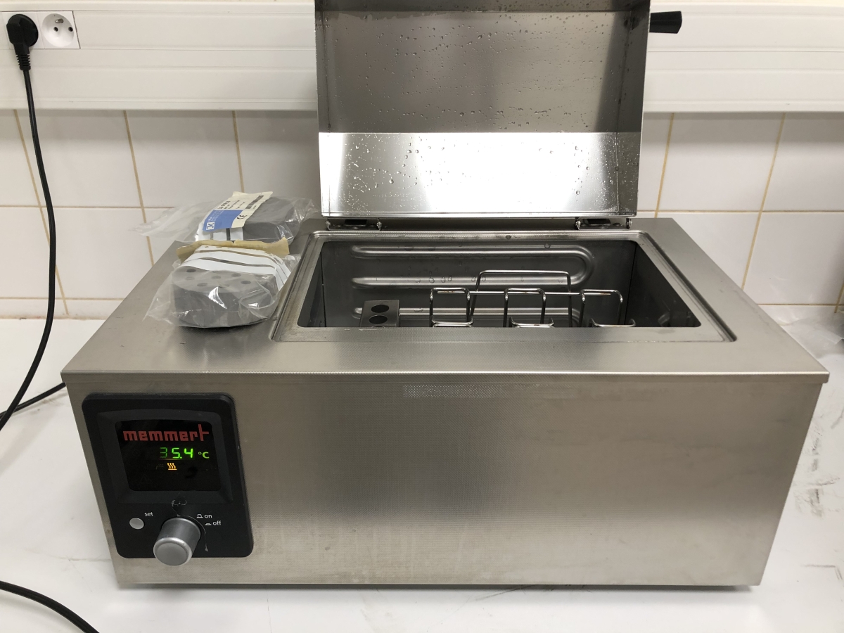 Bain marie de laboratoire pharmaceutique memmert wnb 10 - p2205-1461_0