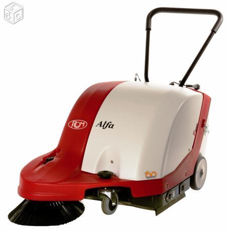 Balayeuse accompagnée RCM Alfa - thermique ou à batterie - largeur de travail 700 mm - bac de 43 L_0