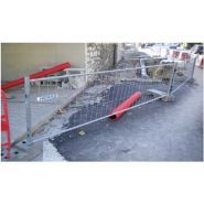 M100 - clôture grillagée - Plaka Group - maille 100 x 300 mm - grande solidité et sécurité_1