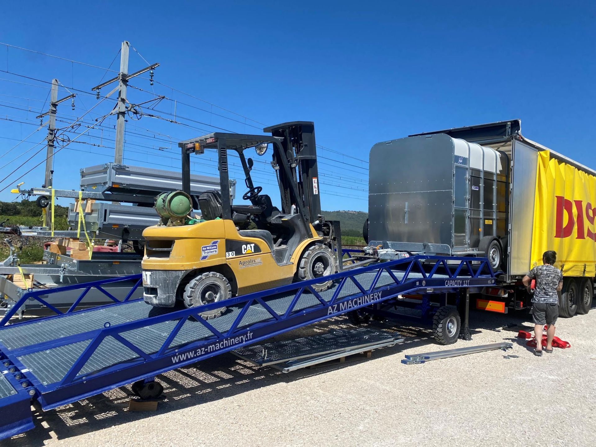 Rampe de chargement mobile large AZ RAMP STAR XL - utilisation manuelle ou électrique - 8 à 20T - options personnalisables_0