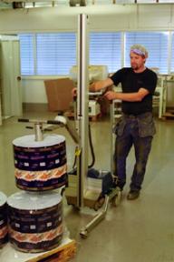 Gerbeur électrique Protema PRO 120 - Modularité et capacité de levage jusqu'à 120 Kg_0