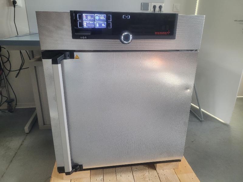 Etuve / incubateur universel MEMMERT UF110 / 300 °C / 108 Litres_0