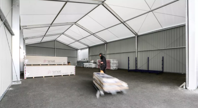 Tente industrielle disponible la location et à la vente pour vos besoins de stockage, temporaires ou plus durables_0