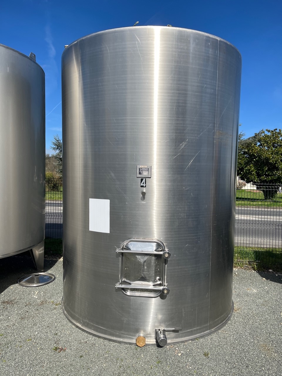 Cuve Lejeune 125hl d'occasion - fond plat, Ø 2000, hauteur 3500, trappe DN 500 Bellot inox_0